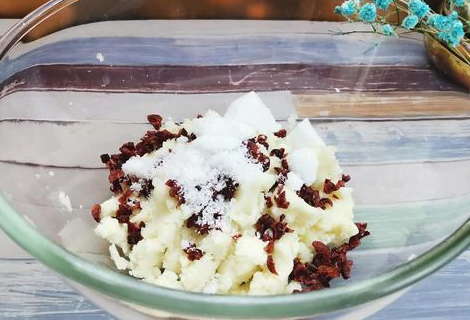 不用烤箱不用模具,教你用山藥做出精美小甜點(diǎn),一家人愛吃